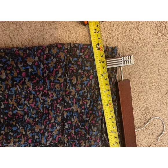 Nike Legend 2.0 Tight Fit Training Cropped Leggings Womens XS Black Print - Picture 7 of 9